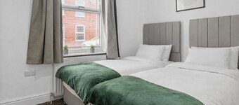 Spacious Home, Ideal for Contractors, Sleeps 9!