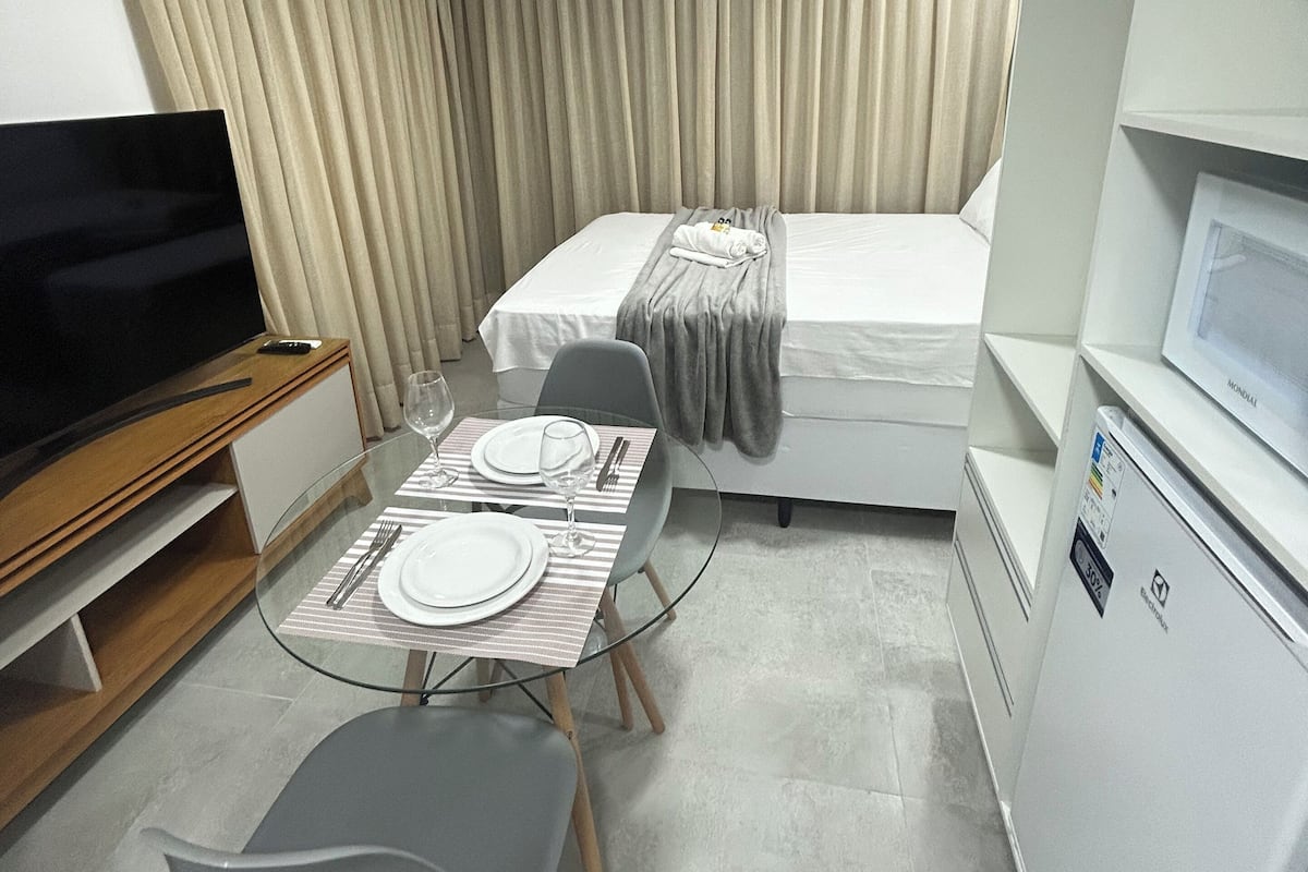 Apartment | Laptop workspace, blackout curtains, iron/ironing board, free WiFi