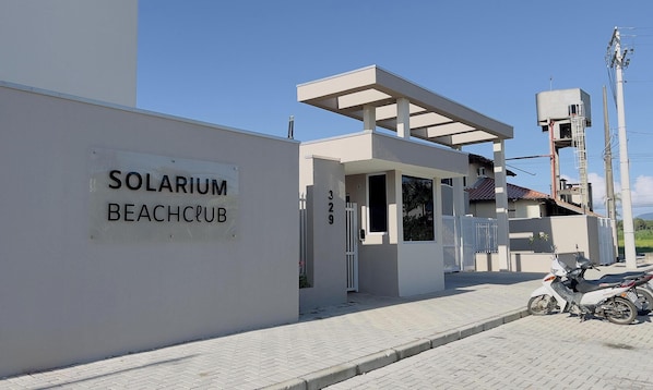 Exterior - Solarium Beach Club - Apartamento T1.505 (Itapoá)