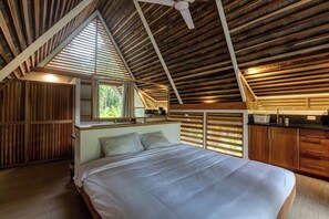 6 Schlafzimmer, Schreibtisch, Reisekinderbett, WLAN