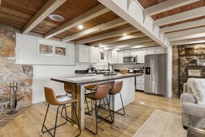 Private kitchen - Hot Tub + Lake Views + Fire Pit - Private Retreat (Osage Beach)