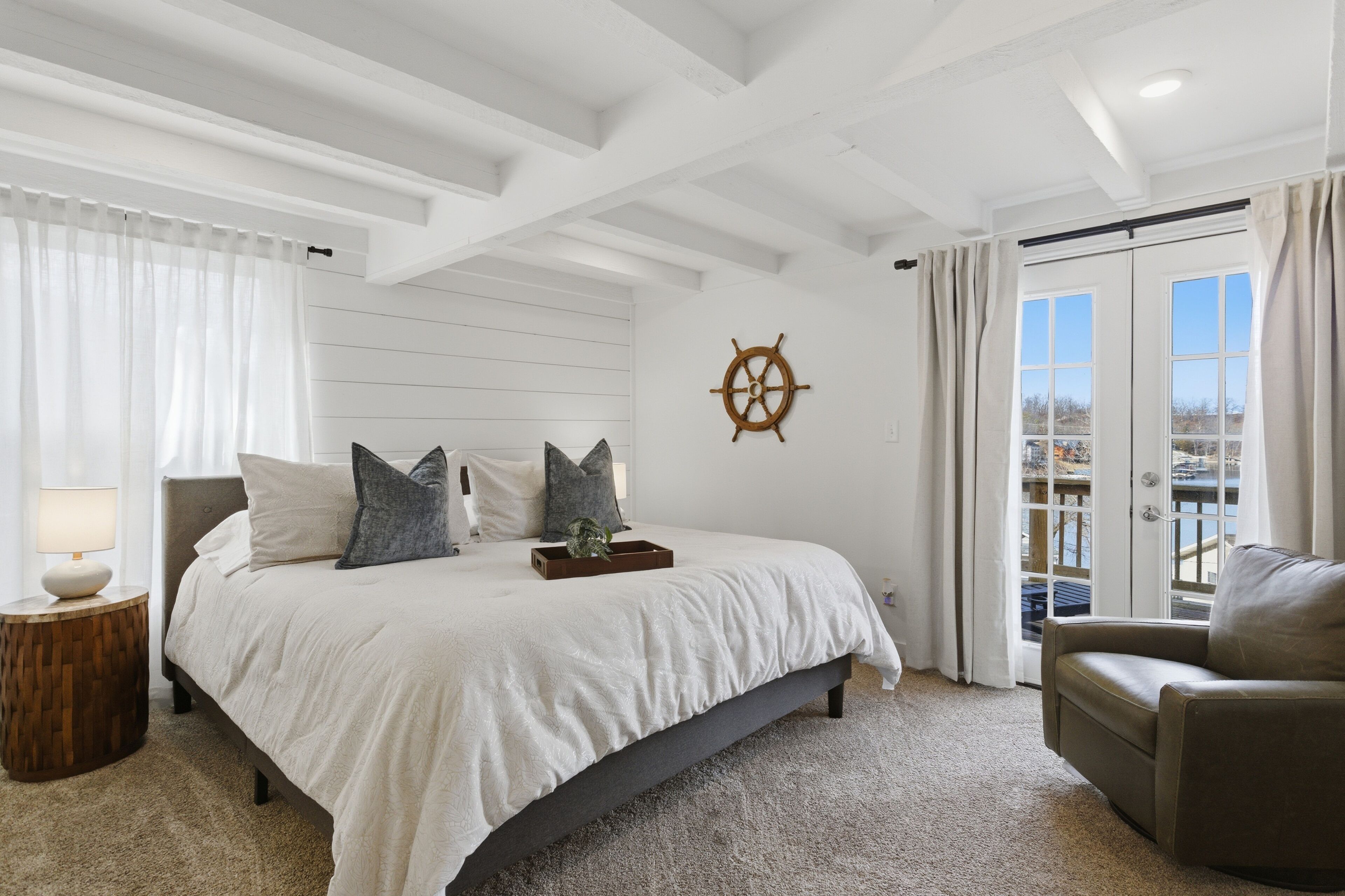 2 habitaciones, tabla de planchar con plancha, internet y ropa de cama 