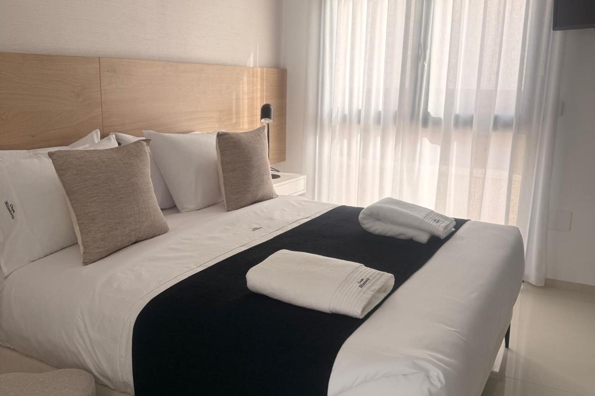 3 habitaciones, tabla de planchar con plancha y wifi gratis 