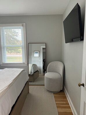 2 quartos, ferros/tábuas de passar roupa, Wi-Fi, roupa de cama