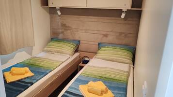 Mobile Home (Two Bedroom Mobile Home with Terrace) | 2 bedrooms, cribs/infant beds