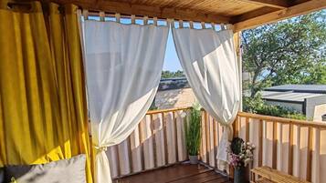 Mobile Home (Two Bedroom Mobile Home with Terrace) | Balcony