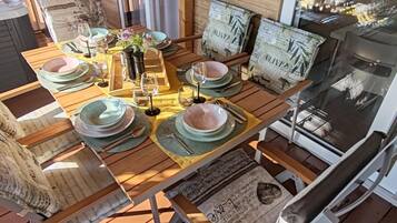 Mobile Home (Two Bedroom Mobile Home with Terrace) | Dining room