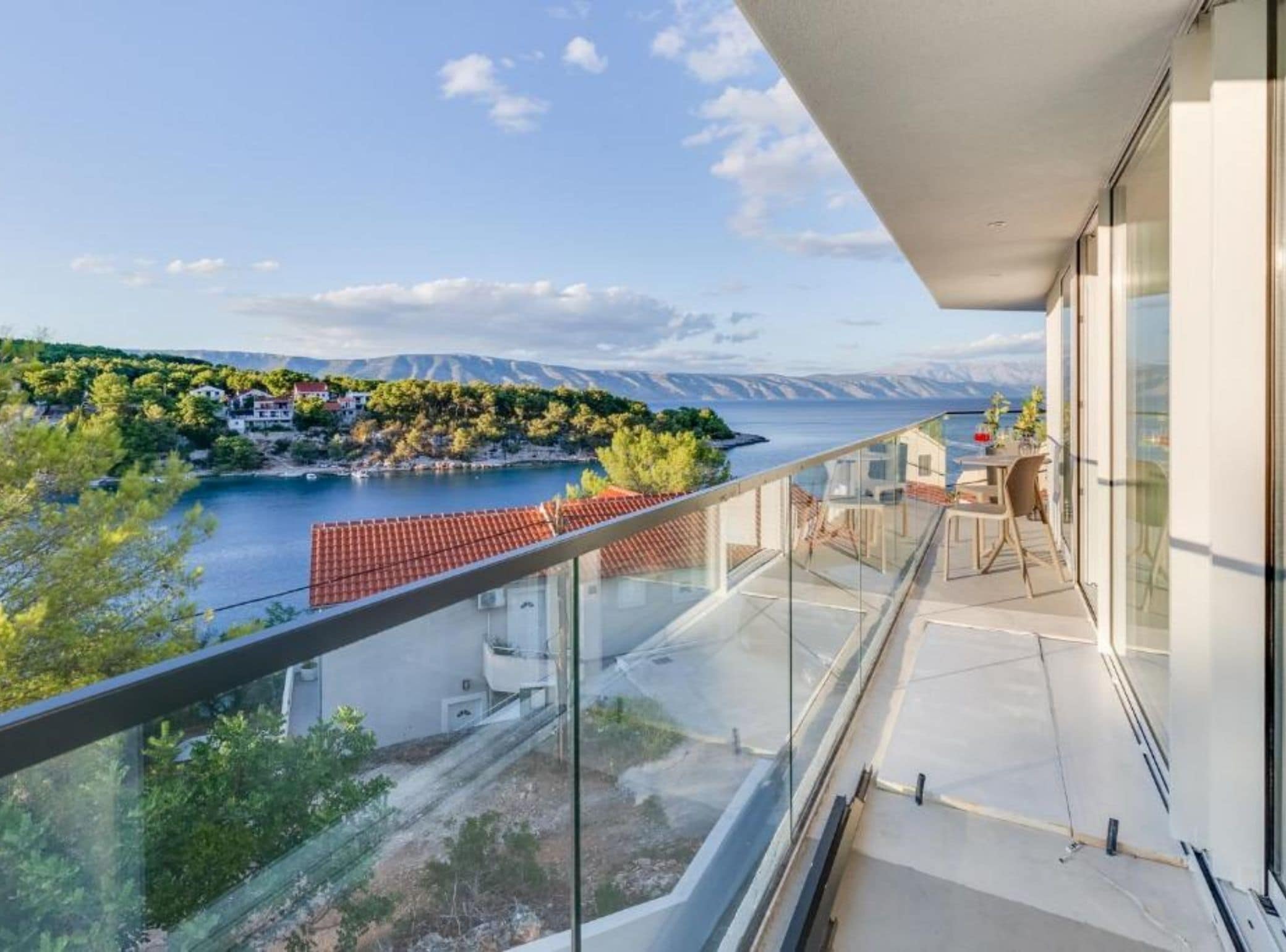 Villa (FourBedroom Villa with Pool) | Balcón