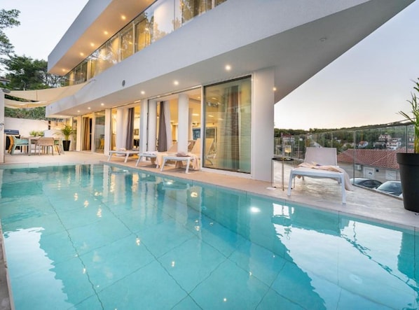 Villa (FourBedroom Villa with Pool) | Outdoor pool