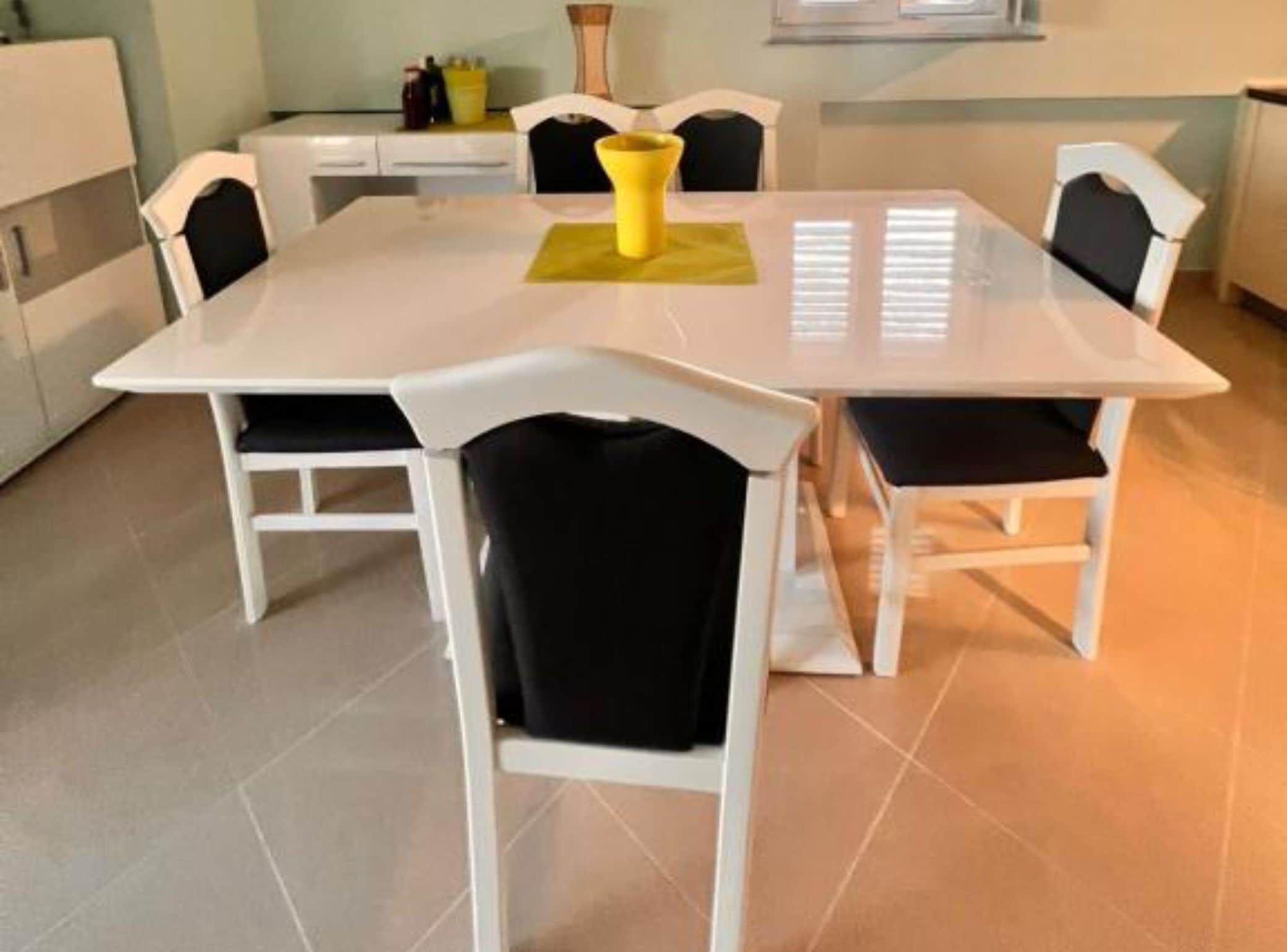 Apartment (Two Bedroom Apartment With Terrace an) | Dining room