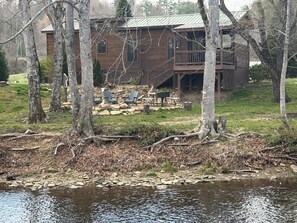 Exterior - Riverfront Escape: Fire Pit, private hot tub, river fun, sleeps 6 (Newland)