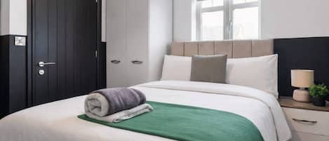 4 bedrooms, iron/ironing board, free WiFi, bed sheets