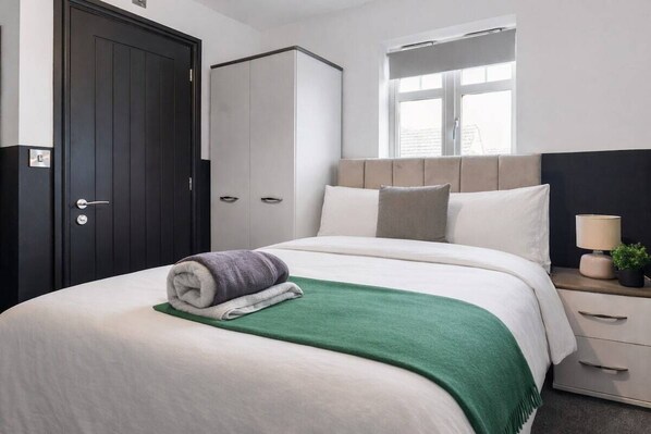 Unclassified image, 1 of 23, button