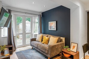 Unclassified image, 3 of 23, button