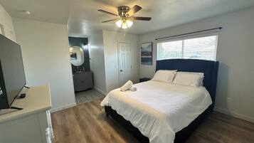 Iron/ironing board, WiFi, bed sheets