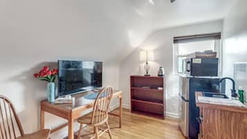 Fridge, microwave, toaster, cookware/dishes/utensils