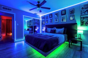 4 bedrooms, desk, iron/ironing board, Internet - Poolside Nights & Neon Vibes! Scottsdale Escape (Scottsdale)