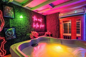 Interior - Poolside Nights & Neon Vibes! Scottsdale Escape (Scottsdale)