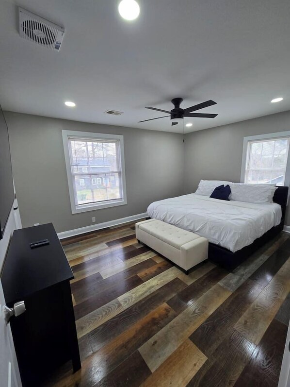 Iron/ironing board, WiFi, bed sheets - Minutes From Downtown Atlanta+GWCC+Arena+Stadium (Atlanta)