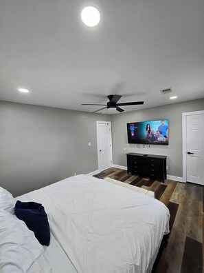 Iron/ironing board, WiFi, bed sheets - Minutes From Downtown Atlanta+GWCC+Arena+Stadium (Atlanta)