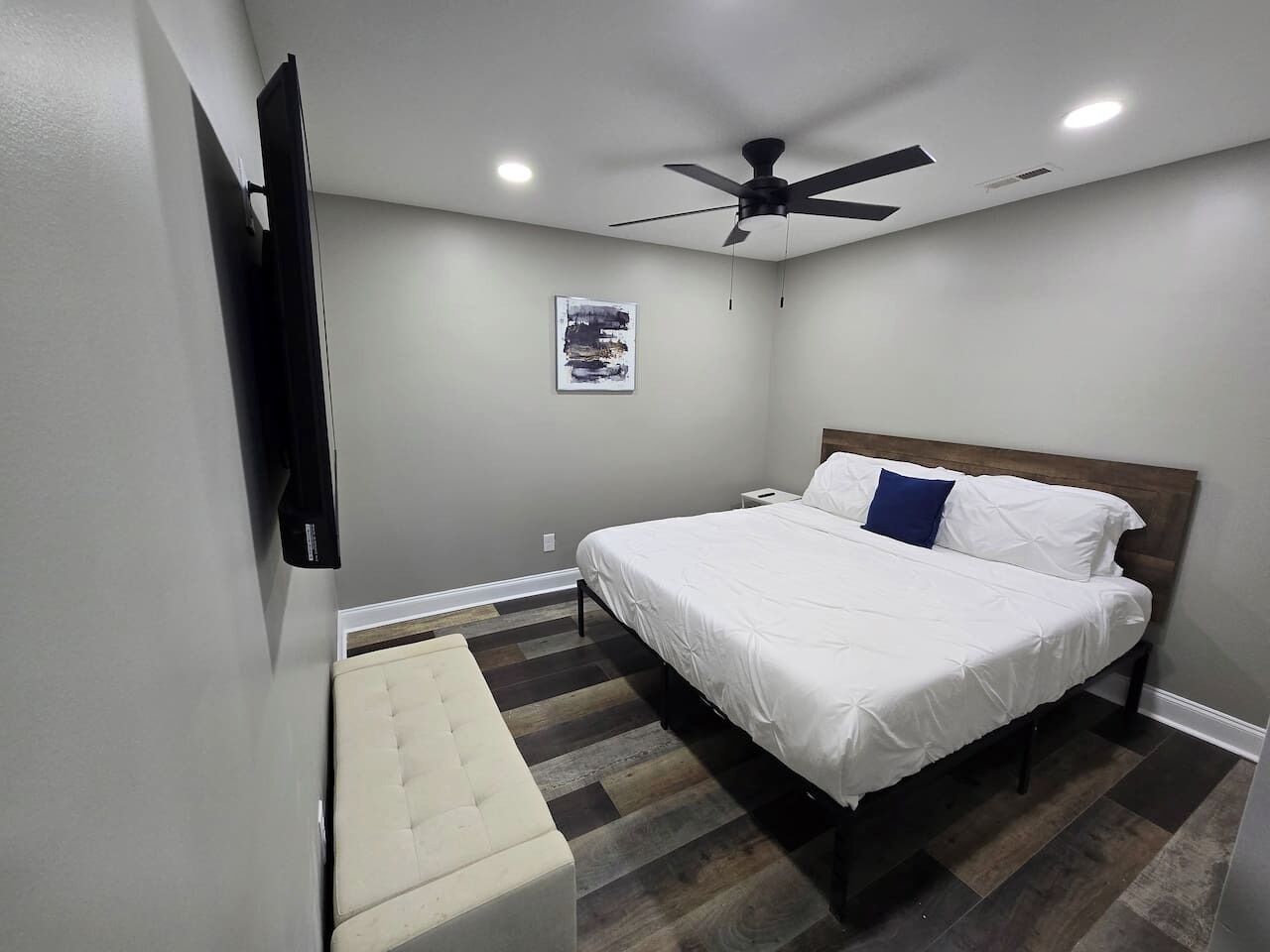 1 chambre, fer et planche à repasser, accès au Wi-Fi (inclus)