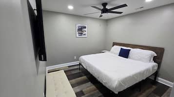 1 soverom, strykejern/-brett, wi-fi (inkludert) og sengetøy