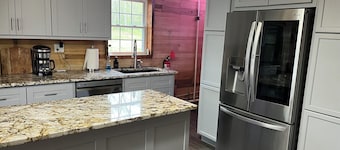 Spacious 4-bedroom house in brilliant Maysville with AC