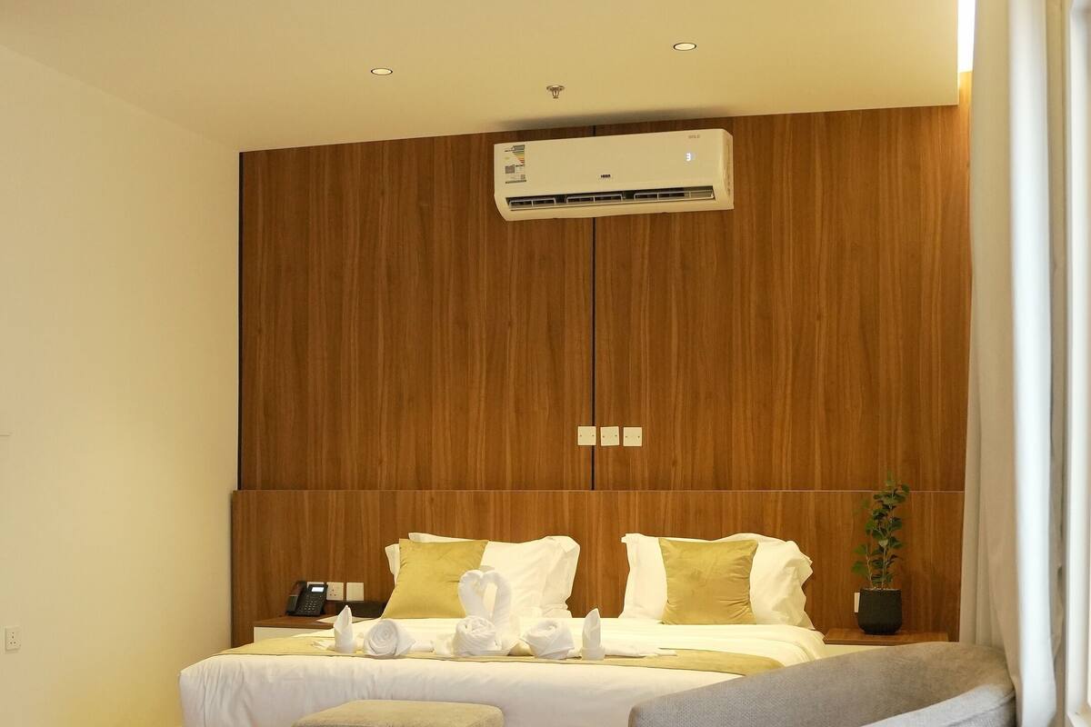 Soundproofing, free WiFi