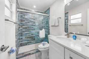 Hair dryer, towels - Seashells Unit 33 – Relaxing Sanibel Island Beach Retreat (Sanibel)