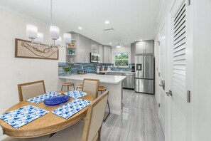 Fridge, microwave, oven, stovetop - Seashells Unit 33 – Relaxing Sanibel Island Beach Retreat (Sanibel)