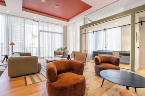 Interior - NEW Penthouse with pool, hot tub, co-working, gym, lounge, games room, BBQ (Miami)