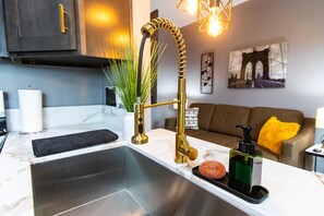 Living area - Stylish Urban Retreat – University Heights (San Diego)