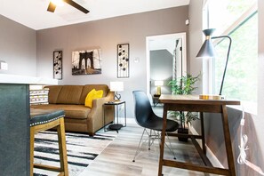 Interior - Stylish Urban Retreat – University Heights (San Diego)