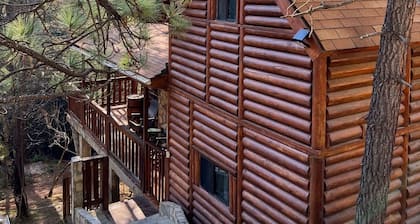 Gorgeous 3-bedroom cabin in Bosques de Monterreal for a relaxing getaway