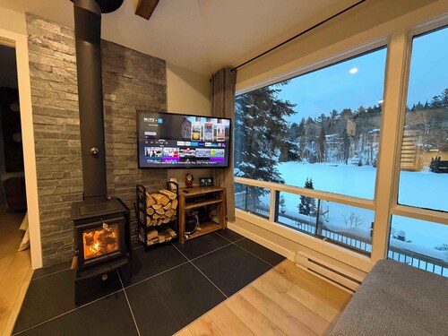 Cozy Lakeside Chalet at Lac Bastien