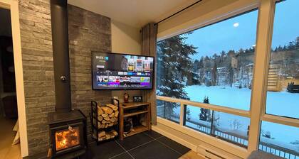 Cozy Lakeside Chalet at Lac Bastien