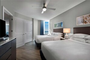 2 bedrooms, iron/ironing board, Internet, bed sheets - Beachfront  2-bedroom condo!  Ocean 22 a Hilton Grand Vacations Property! (Myrtle Beach)