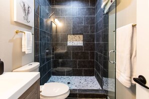 Hair dryer, soap - Bright King Suite Near Dining, Shops & Parks (San Diego)