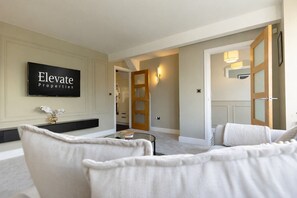 Interior - Stylish Home with Private Hot Tub (Poulton-le-Fylde)