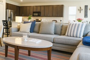 Smart TV, reproductor de DVD, libros y biblioteca musical 