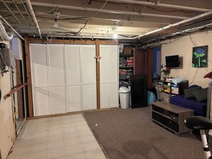 Interior - Cozy 1-bedroom 1st floor in beautiful Pittsburgh with AC (Pittsburgh)