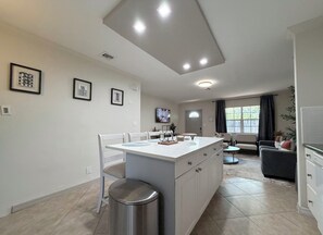 Interior - Boutique 2 bdr in Las Olas Fort Lauderdale. Minutes from beach, airport, port (Fort Lauderdale)