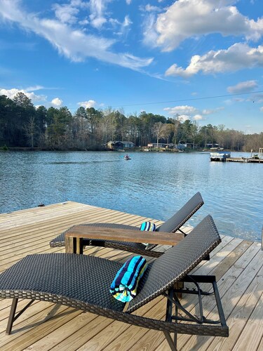 Driftwood Lodge on Lake Harding - On Quiet Cove with Kayaks and more