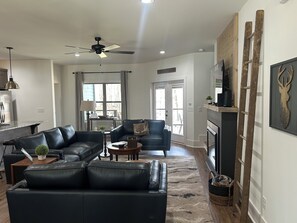 Unclassified image, 3 of 40, button - Driftwood Lodge on Lake Harding - On Quiet Cove with Kayaks and more (Valley)