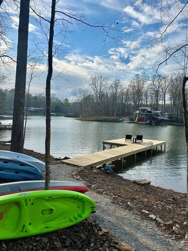 Driftwood Lodge on Lake Harding - On Quiet Cove with Kayaks and more