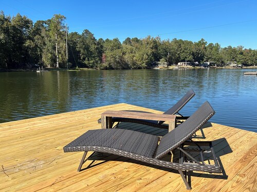 Driftwood Lodge on Lake Harding - On Quiet Cove with Kayaks and more