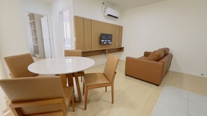 Dining - Solarium Beach Club - Apartamento T1.808 (Itapoá)