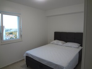 1 bedroom, iron/ironing board, Internet, bed sheets - Silence - New Apartment in Heart of Mravince - Split (Split, Mravince)