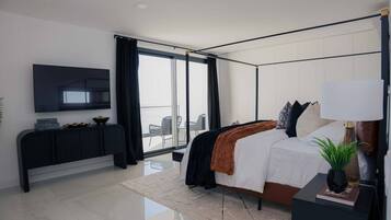 Tabla de planchar con plancha, wifi, ropa de cama