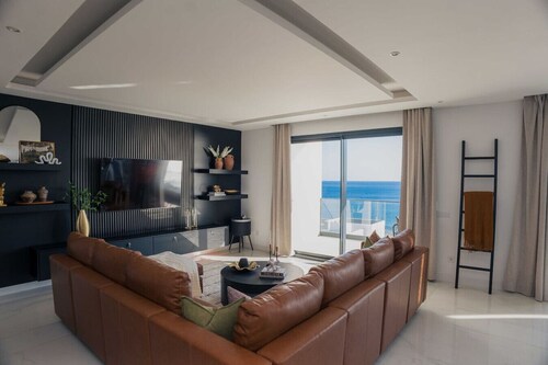 5 STAR LUXURIOUS OCEAN VIEW 3 BDRM CONDO W/ WALK OUT BALCONY IN PRAIA CAPE VERDE